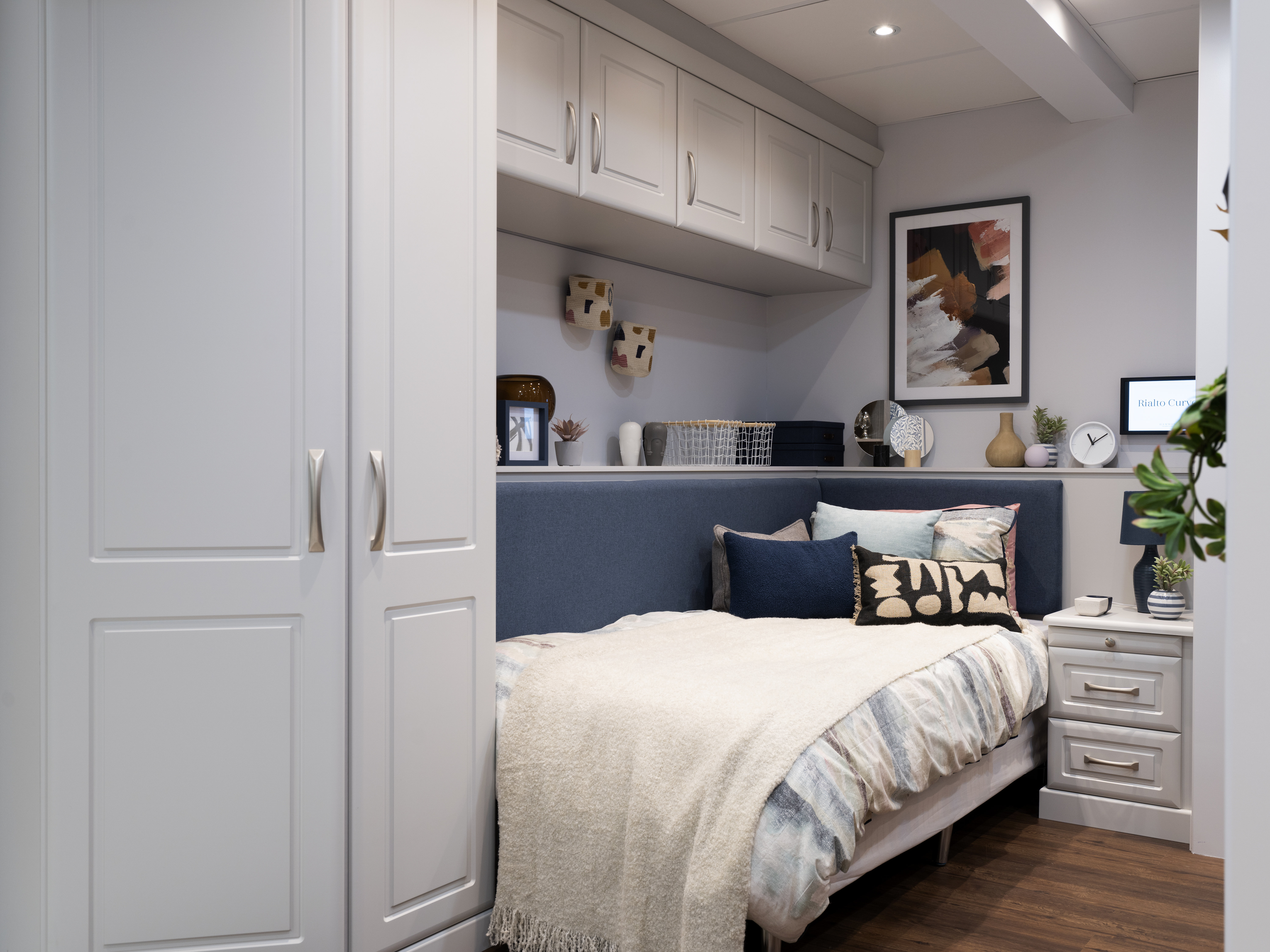 Built in cupboards for small deals bedrooms